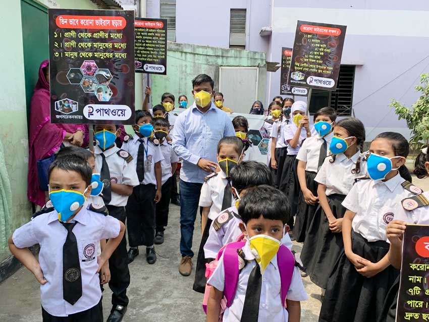 Pathway distributes free masks among students