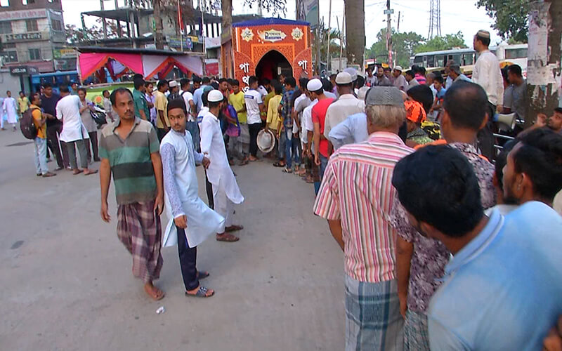 Iftar Distribution - Kawran Bazaar